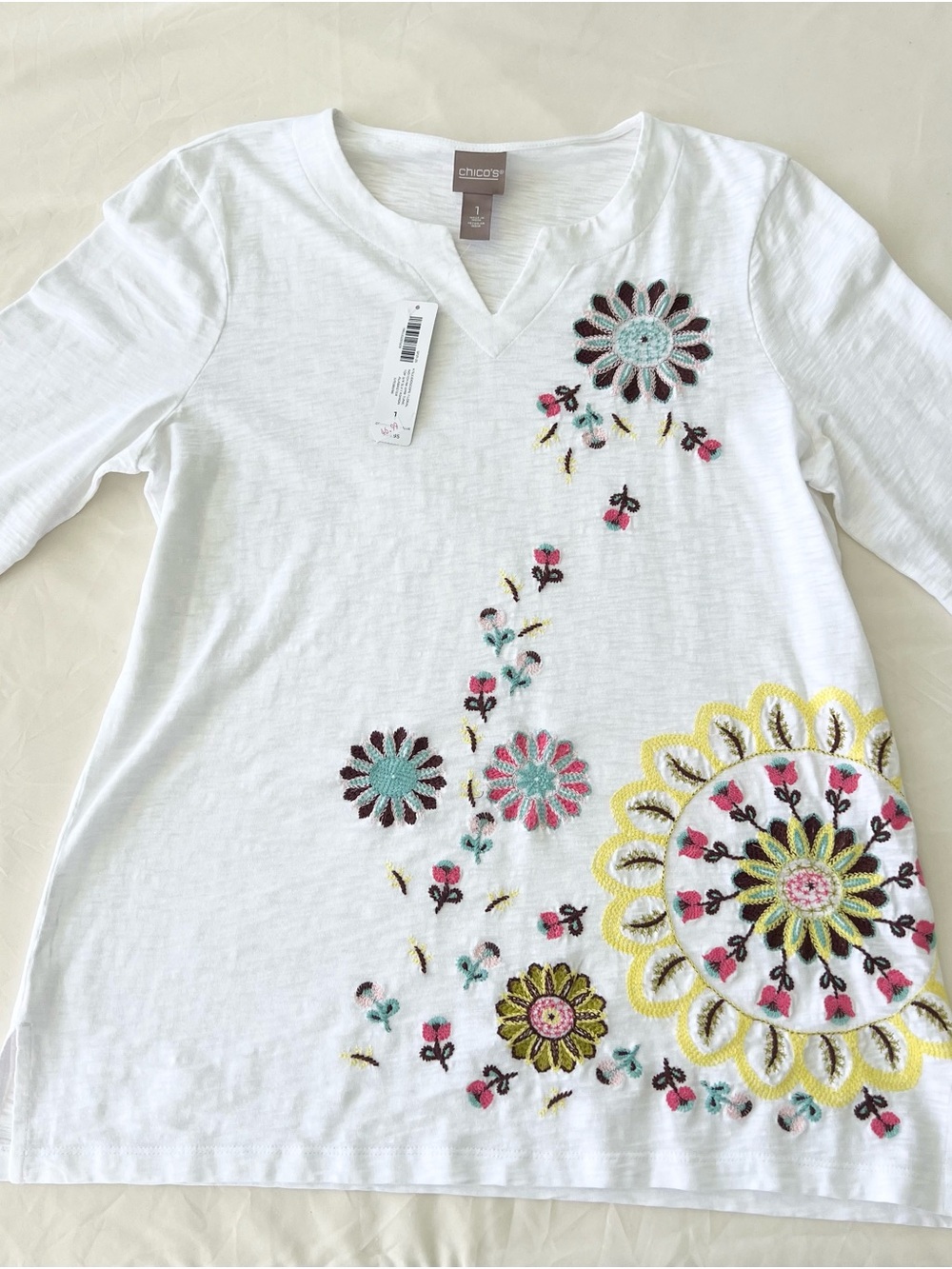 Chico's White Embroidered Floral V‑Notch Tunic